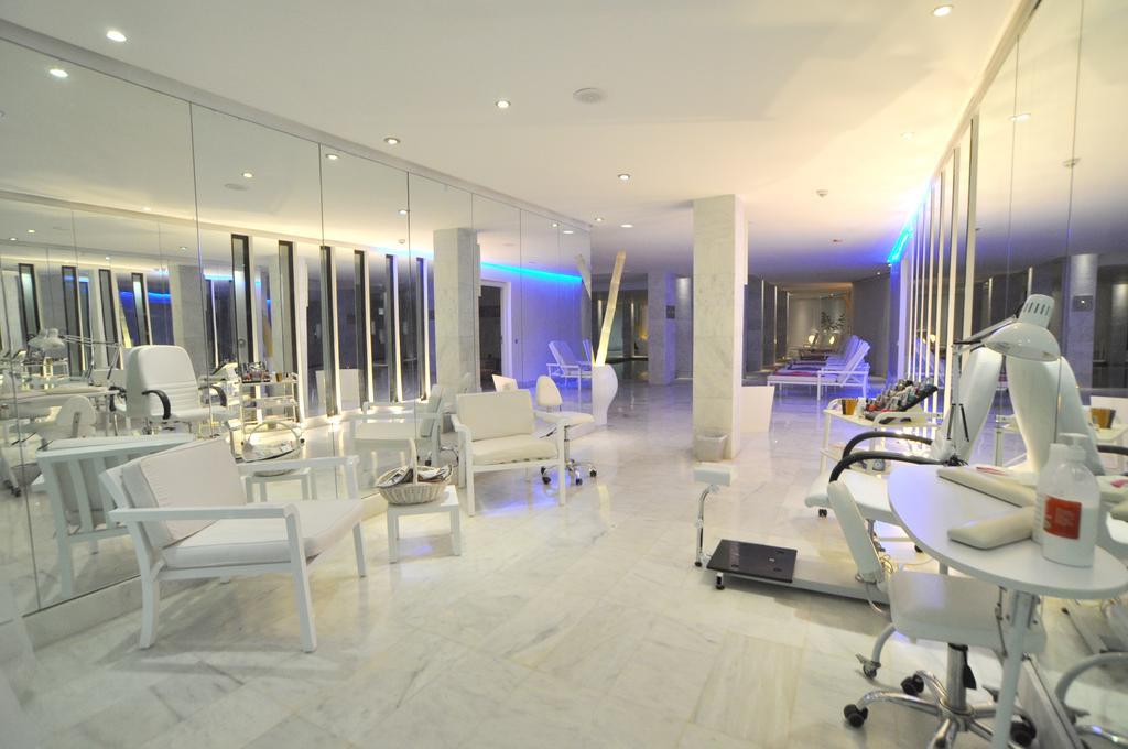 Cesar Resort & Spa Marrakesh Eksteriør billede The interior of the clinic